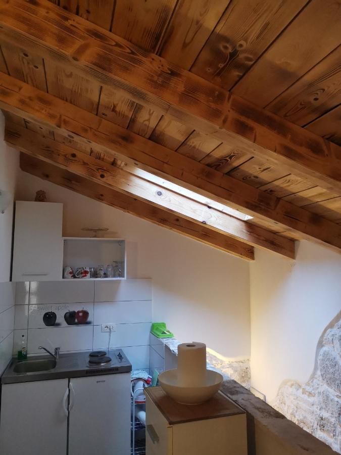 Apartment Beatrice. 10Mt To The Beach :) Rovinj Exterior photo